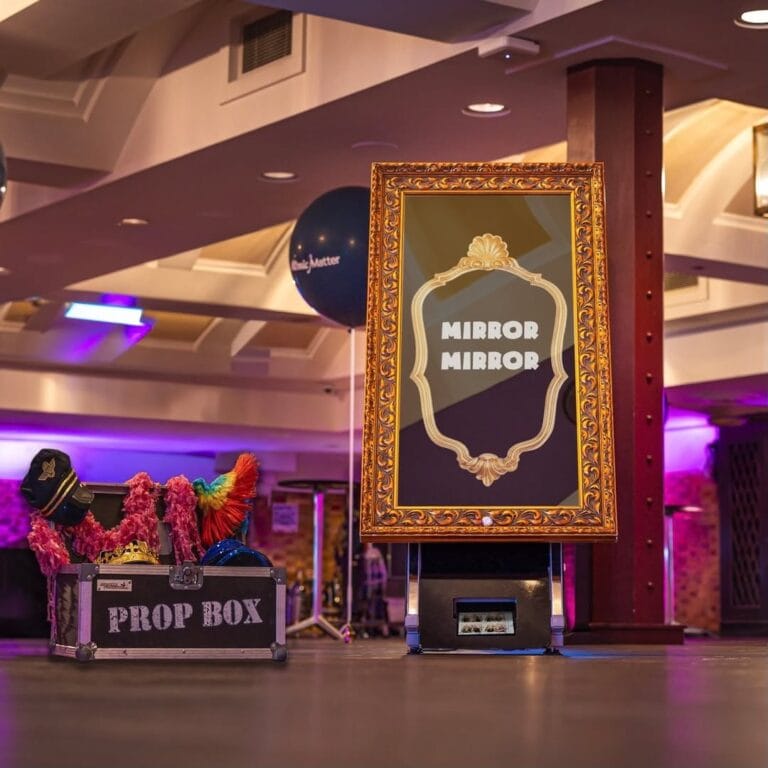 Showtime - Mirror Photo Booth-1