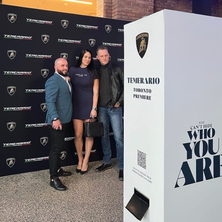 Showtime - Tower Photo Booth3